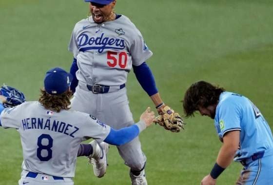 डोजर्स ने ब्लू जेज़ को 3-1 से हराकर वर्ल्ड सीरीज़ में सातवां निर्णायक गेम खेला