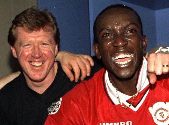 विश्व कप में जगह पक्की होने के कारण 23,000 क्षमता वाले स्टेडियम में मैन यूडीटी के दिग्गज खिलाड़ी के साथ स्टीव मैक्लेरन का मुकाबला