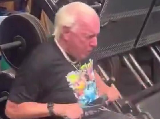 76 साल के WWE दिग्गज रिक फ्लेयर ने दिखाया जबरदस्त जिम वर्कआउट, फैंस ने कहा 'अब तक का सबसे महान'