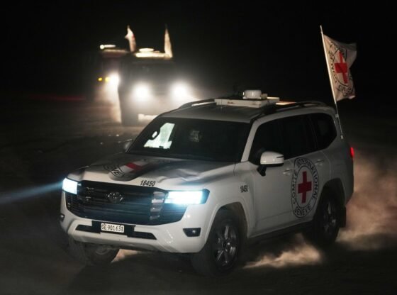 हमास द्वारा 3 सैनिकों के अवशेष लौटाने के बाद इज़राइल ने 45 फ़िलिस्तीनियों के शव सौंपे