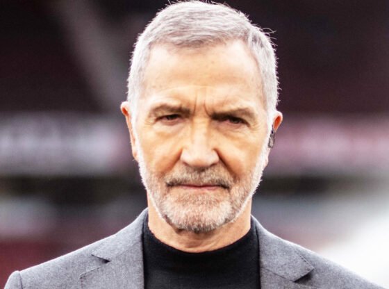 ग्रीम सौनेस ने स्वीकार किया कि जब उन्होंने स्काई स्पोर्ट्स से बाहर निकलने के बाद कुछ पंडितों के हानिकारक फैसले को सुना तो उन्होंने आवाज बंद कर दी।