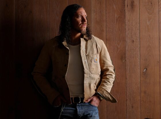 ब्रैंडन लेक के लिए, पार करने का मतलब ईसाई संदेश फैलाने के अधिक अवसर हैं