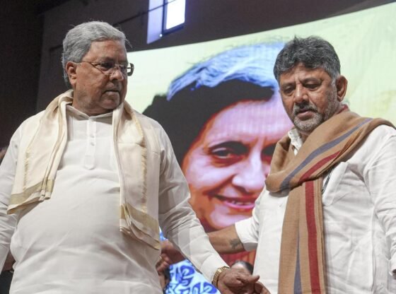 कांग्रेस आलाकमान पर दबाव बनाने के लिए डीकेएस के वफादार विधायक दिल्ली में हैं