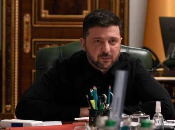 यूरोपीय संघ यूक्रेन में भ्रष्टाचार के खिलाफ कार्रवाई जारी रखने की मांग कर रहा है क्योंकि ज़ेलेंस्की को रिश्वत घोटाले का सामना करना पड़ रहा है