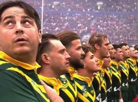 इंग्लैंड के साथ टकराव से पहले पल-पल का सीरियल प्रैंकस्टर ऑस्ट्रेलियाई रग्बी लीग टीम के साथ जुड़ा