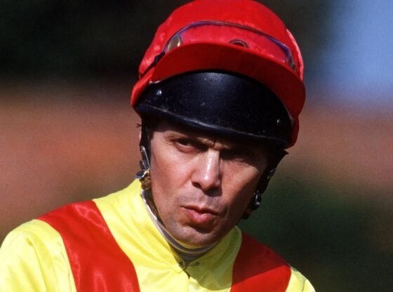 एक साधारण इलेक्ट्रीशियन से रॉयल एस्कॉट हीरो तक पहुंचने वाले महान जॉकी का अल्जाइमर से लड़ाई के बाद 85 वर्ष की आयु में निधन हो गया