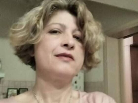 49 वर्षीय बेकर का दुपट्टा साफ करते समय आटा गूंथने वाली मशीन में फंस गया, जिसके बाद उसकी गला घोंटकर हत्या कर दी गई