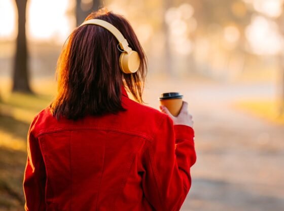 रिपोर्ट में कहा गया है कि दैनिक संगीत अपलोड का एक तिहाई एआई-जनरेटेड है और 97% लोग अंतर नहीं बता सकते हैं | विज्ञान, जलवायु और तकनीकी समाचार