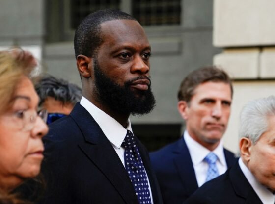 प्रैस मिशेल: 'पैसे के लिए अमेरिका को धोखा देने वाले' भगोड़े रैपर को 14 साल की जेल | अमेरिकी समाचार