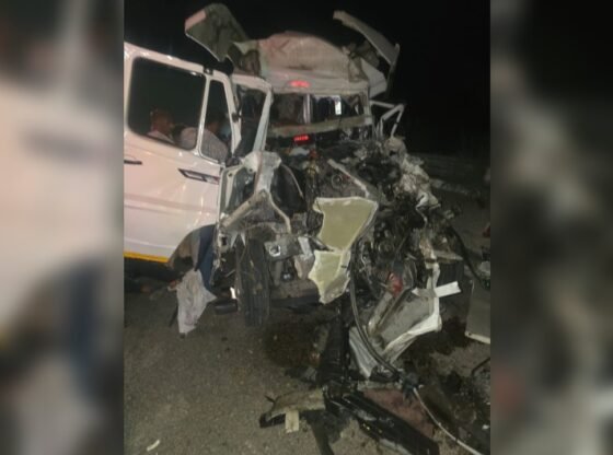 जोधपुर में खड़े ट्रक से ट्रैवलर के टकराने से 15 की मौत, 3 घायल