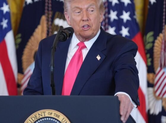 कई खुलासों ने एप्सटीन के साथ ट्रम्प के संबंधों को लेकर घोटाले को बढ़ावा दिया