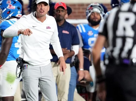 हॉट कोचिंग कमोडिटी लेन किफ़िन का एक कठिन निर्णय है: रुकें या जाएं?