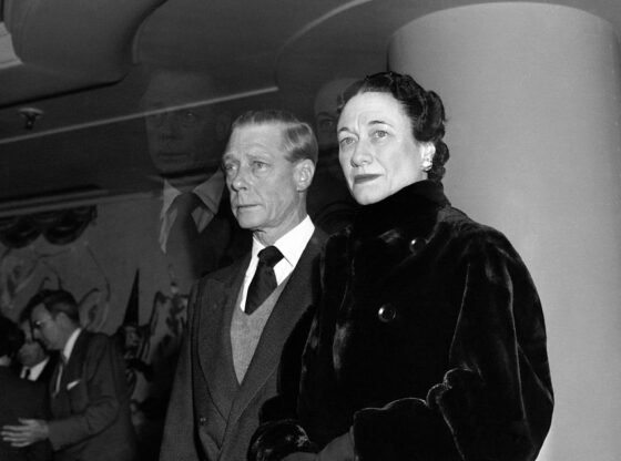 एंड्रयू का शाही निकास ब्रिटेन की राजशाही के लिए नवीनतम संकट है