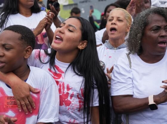 रियो की सबसे घातक पुलिस छापेमारी के बाद प्रदर्शनकारियों ने गवर्नर के इस्तीफे की मांग की