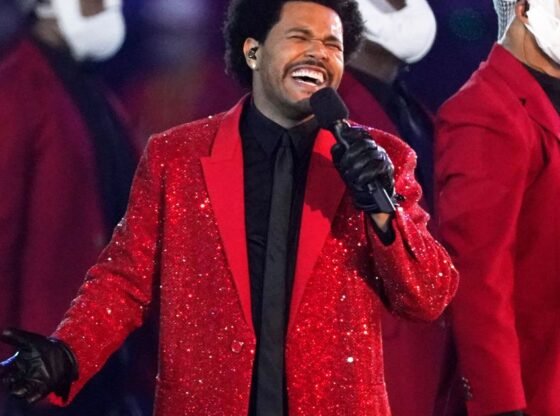 लाइव नेशन का कहना है कि द वीकेंड के 'आफ्टर आवर्स' टिल डॉन' टूर ने $1 बिलियन से अधिक की कमाई की